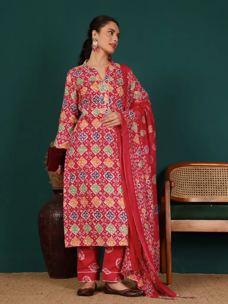  Bold Traditions Suit Set
